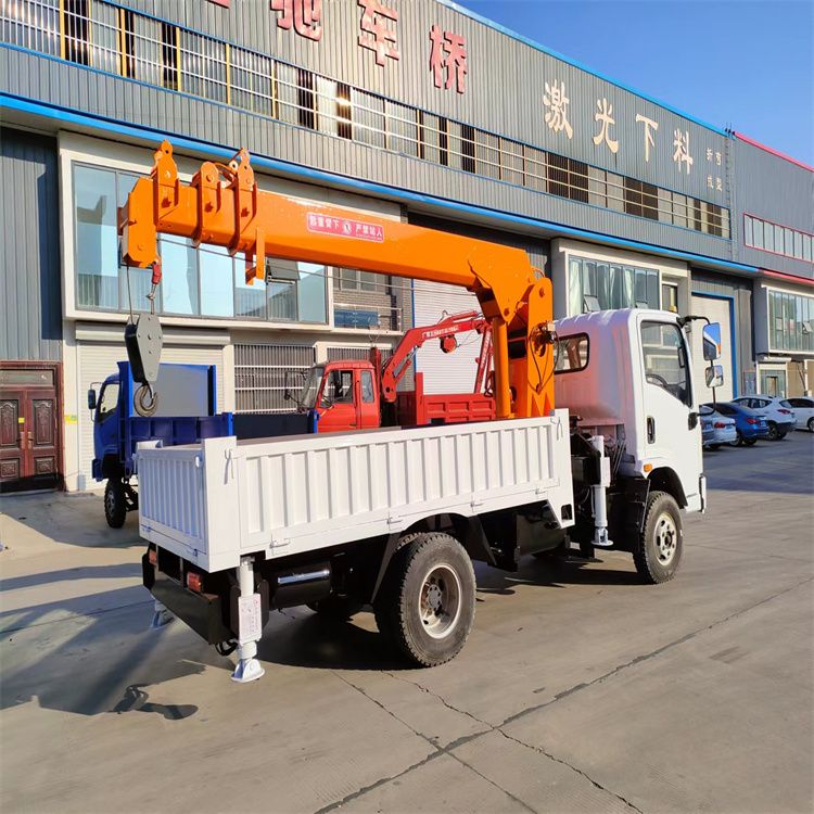 清河区三轮随车吊定制 农用改装机自备吊中瑞长期出售